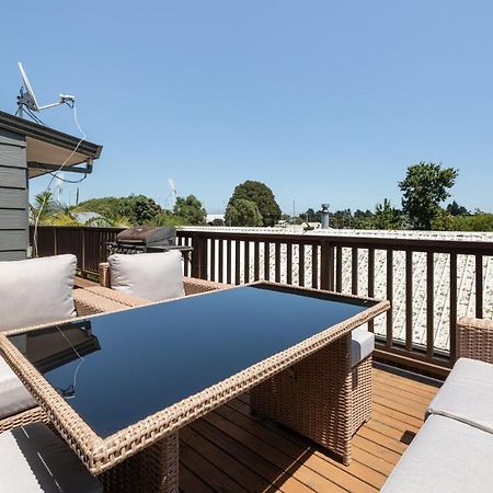Convenient Family Bach With Easy Access To Blake Park The Beach And Downtown Маунт-Маунгани Экстерьер фото