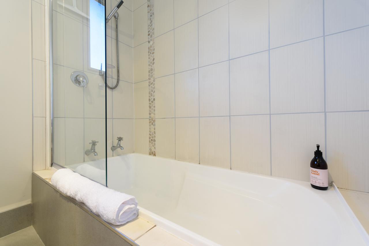 Convenient Family Bach With Easy Access To Blake Park The Beach And Downtown Маунт-Маунгани Экстерьер фото
